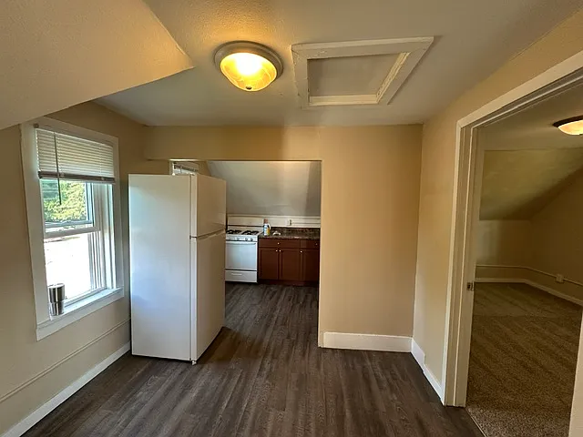 2 bed, 725 sqft, $1,150 — Photo 2
