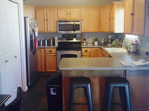 Kitchen/ Dining rooms