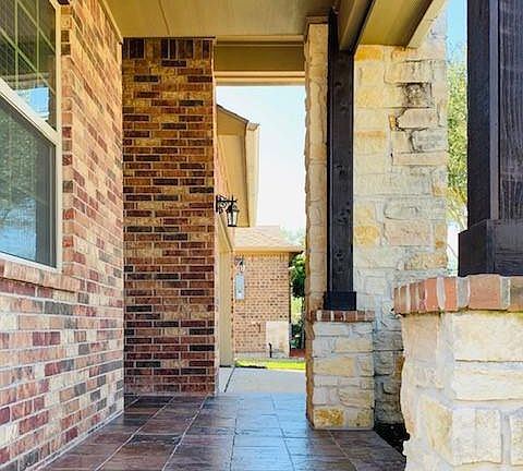5th image of 3205 Featherwood Ln