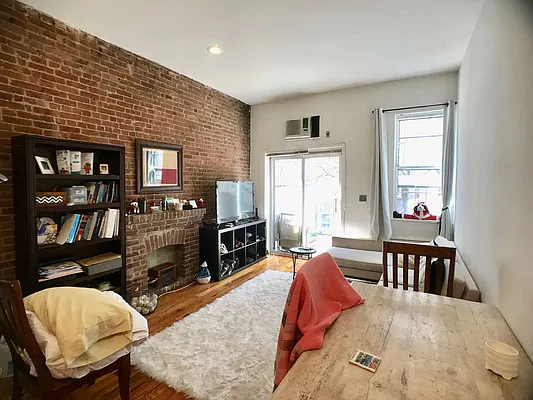 Rented by Irving Properties of New York, LLC | media 7