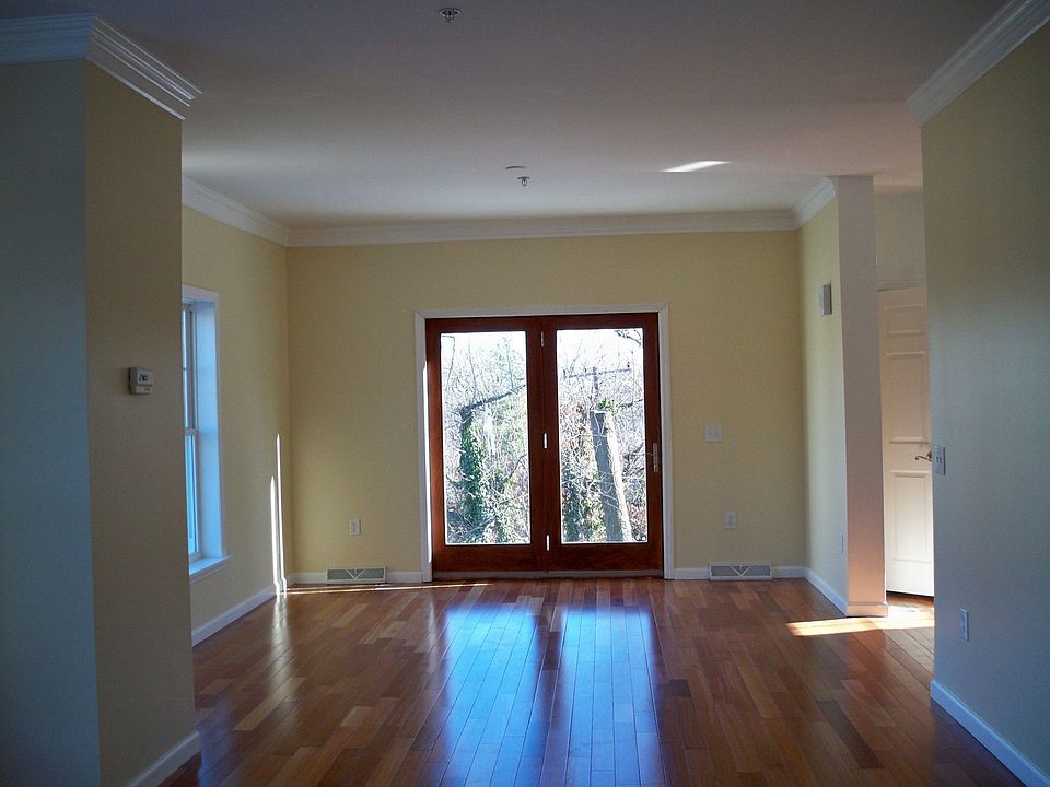 2nd image of 409 Beech Ave