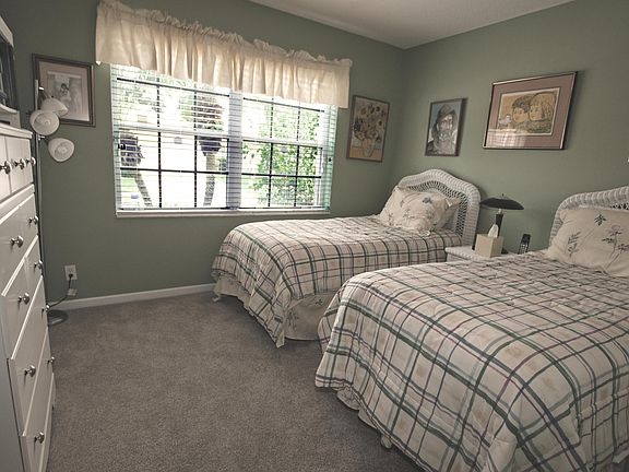 3rd image of 5081 Glenville Dr