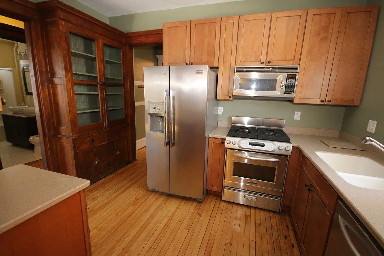 4 bed, 2100 sqft, $2,295 — Photo 1