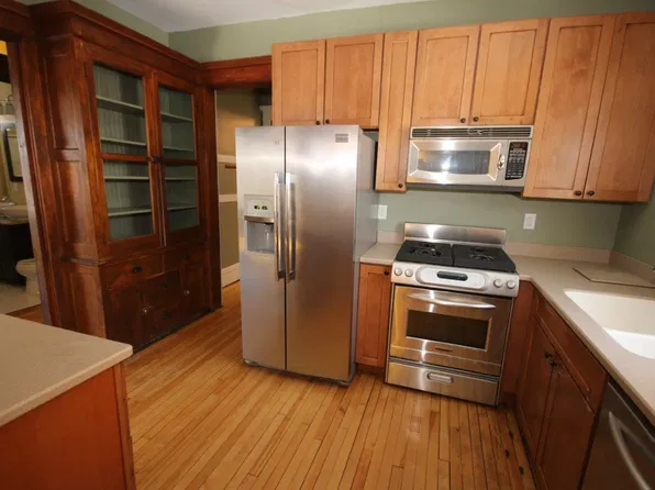 1012 Laurel Ave #Lwr, Saint Paul, MN 55104