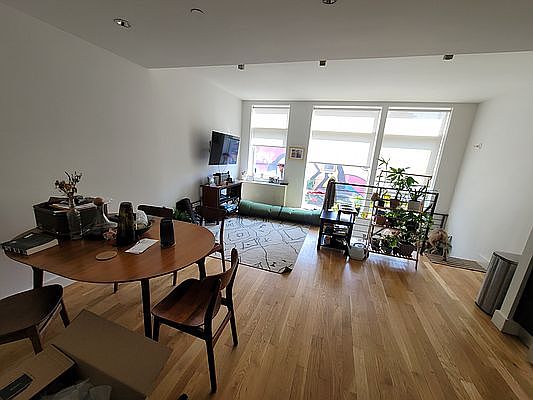 4th image of 114 Troutman St #124A