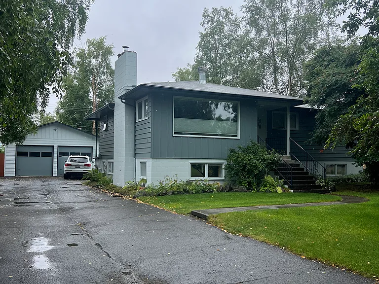 2900 Borland Dr #B — Photo 1