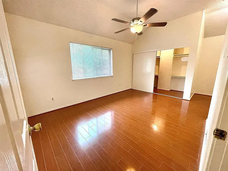 10910 Olivewood Dr — Photo 8
