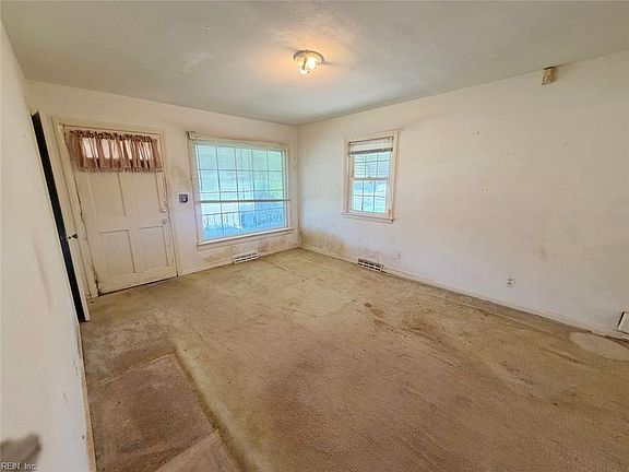 2nd image of 851 Widgeon Rd