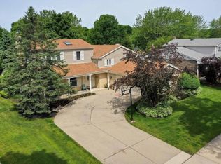 3018 N Stratford Rd, Arlington Heights, IL 60004