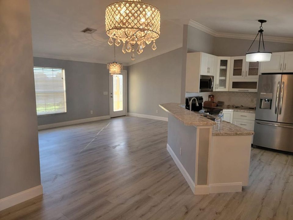 1st image of 1226 NE 9th Ter