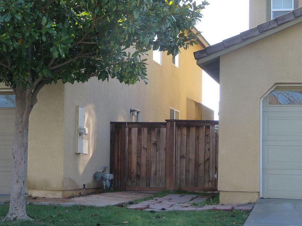 2nd image of 1924 E Keeton St