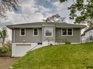 3844 Parker St, Omaha, NE 68111