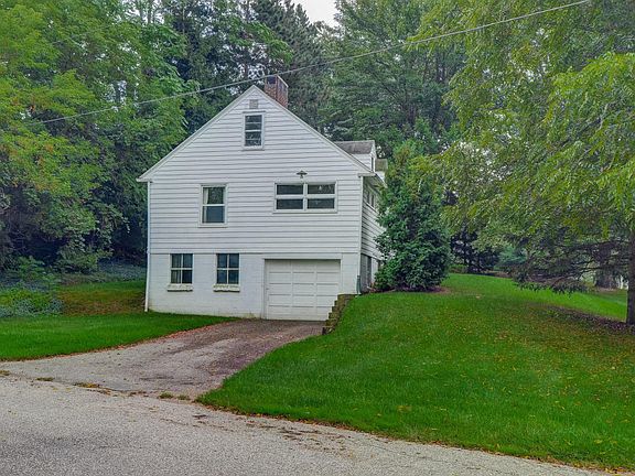 3rd image of 3890 Standish Ave NE