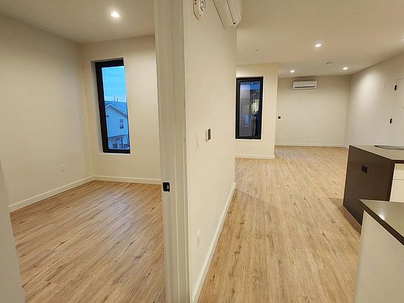 5th image of 309 Pine St
