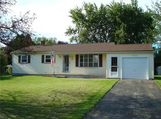 12 Brentwood Dr, Rochester, NY 14624
