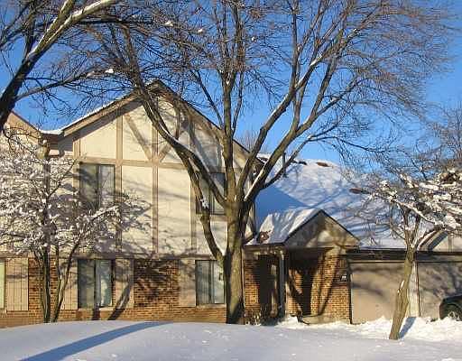 1st image of 908 Surrey Dr APT 1A