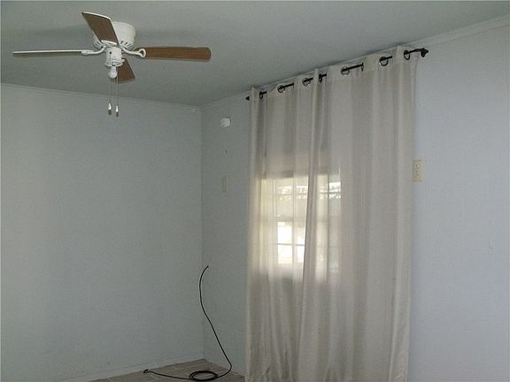 4th image of 410 Dickson St APT A