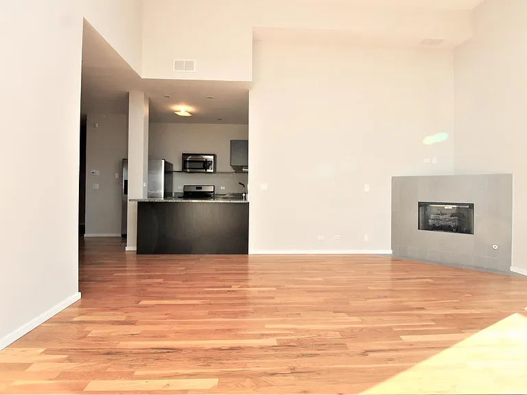 2157 N Damen Ave #404 — Photo 14