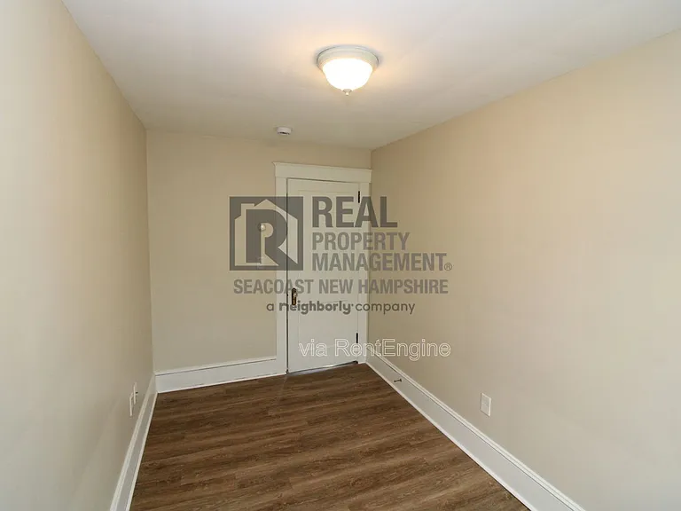 23 Grove St #B — Photo 13