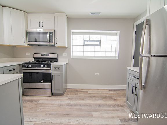 2nd image of 6141 N Hermitage Ave #Gd