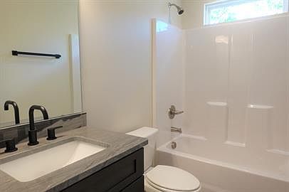 1st image of 124 Kennedy Dr