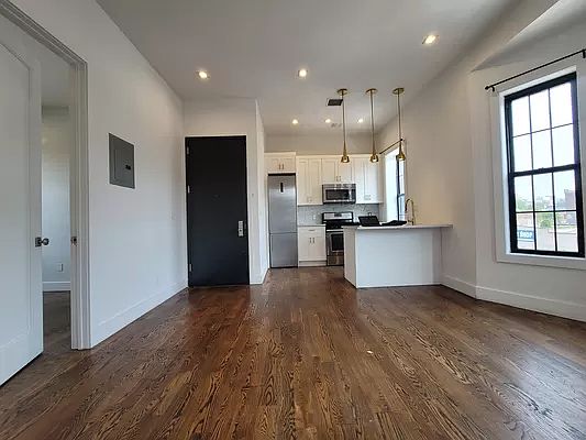 3rd image of 852 Rogers Ave #3CC