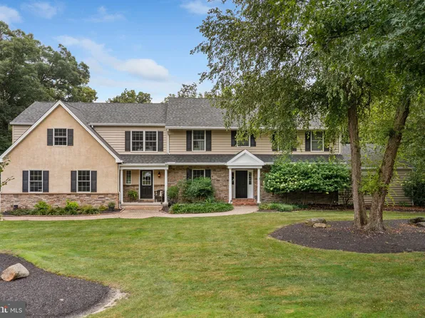 13 Andrews Rd, Malvern, PA 19355