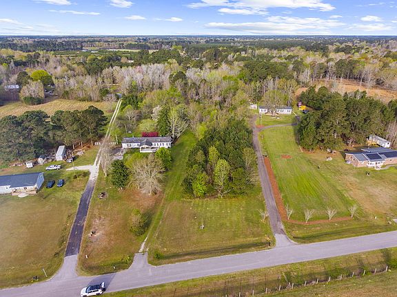 3rd image of 843 Zion Rd