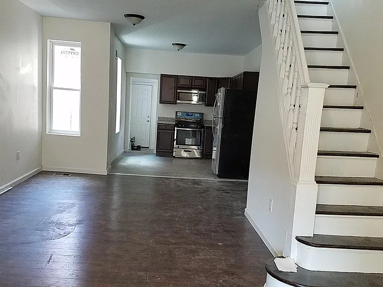 5557 Walton Ave — Photo 2