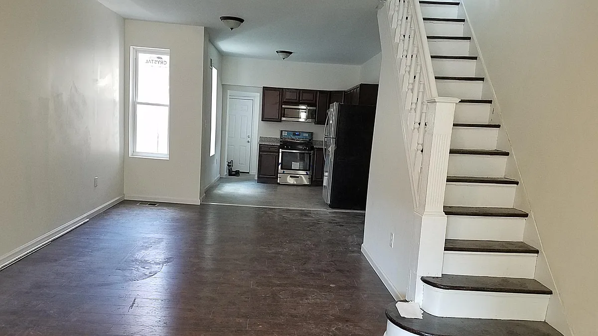 Building Photo - 5557 Walton Ave