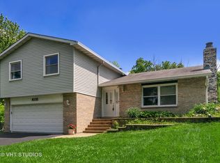 1035 W Park Place Dr, Bartlett, IL 60103