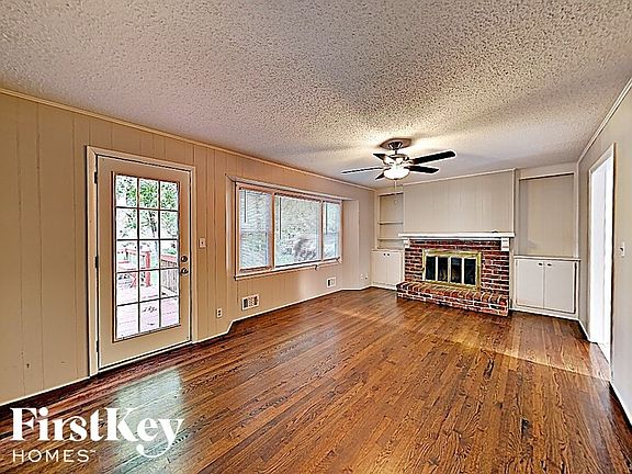 4th image of 8723 Mackey St