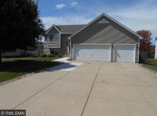 932 S Walnut St, Belle Plaine, MN 56011