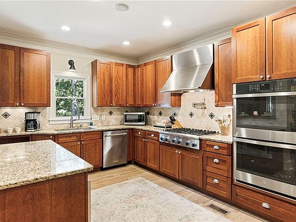 3rd image of 15040 Freemanville Rd