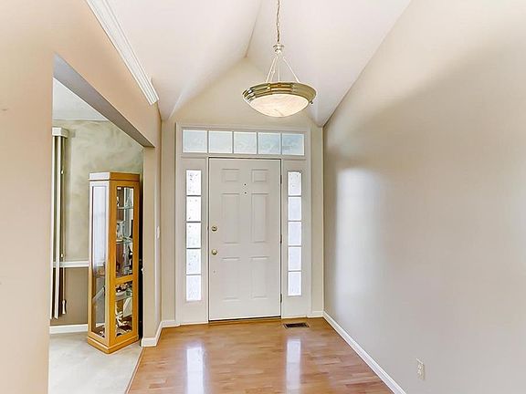 2nd image of 977 Woodenbrook Ct
