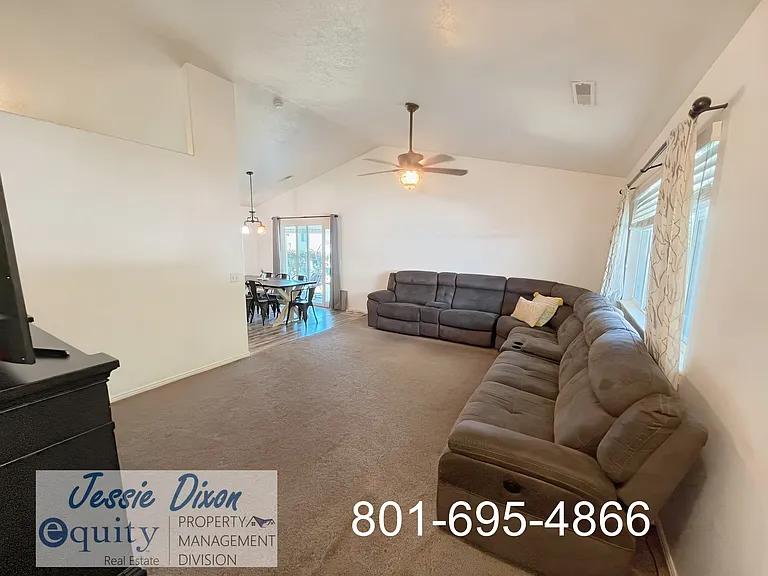 1043 Sharp Mountain Dr — Photo 11