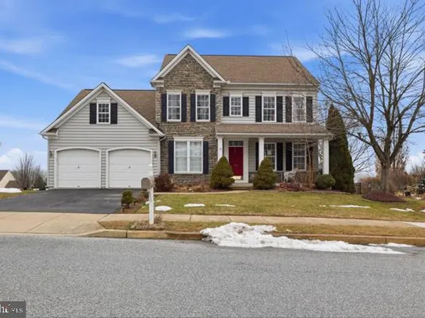 748 Connolly Dr, Red Lion, PA 17356