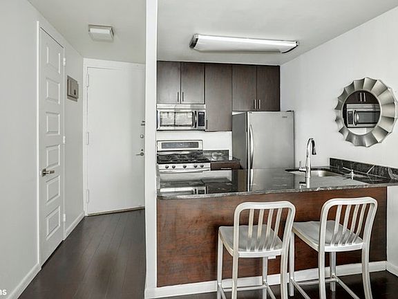 4th image of 5 E 22nd St APT 4G