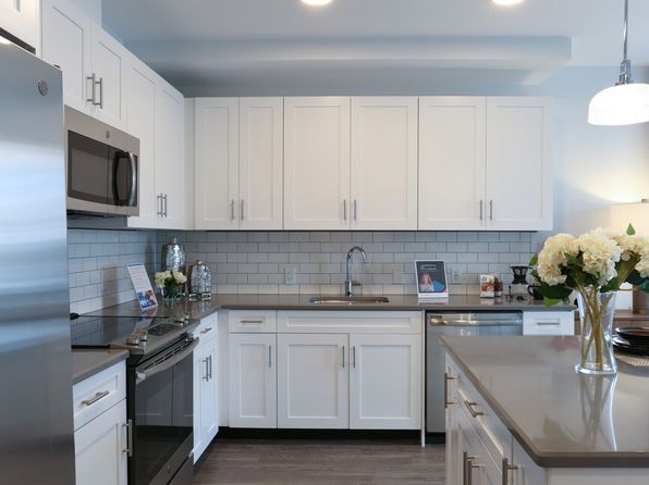 33 University Place Blvd #Jcw-301