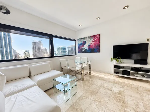 838 Hastings St W, Vancouver, BC