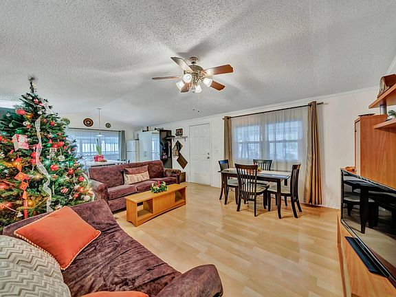 4th image of 46 Riverfront Dr S
