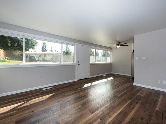 3rd image of 548 156th Ave SE APT A