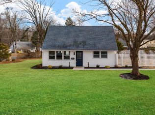 28 Scarsdale Ave, Ewing, NJ 08618