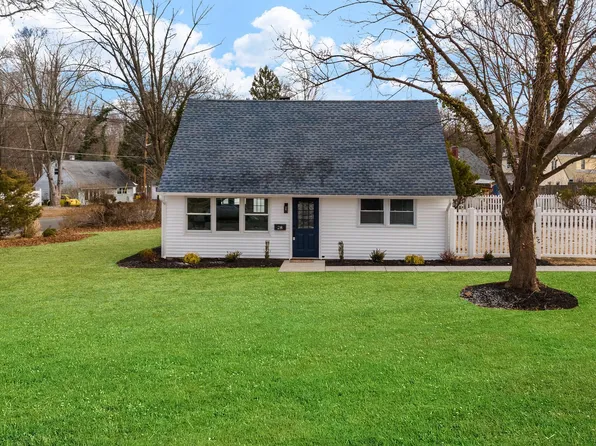 28 Scarsdale Ave, Ewing, NJ 08618