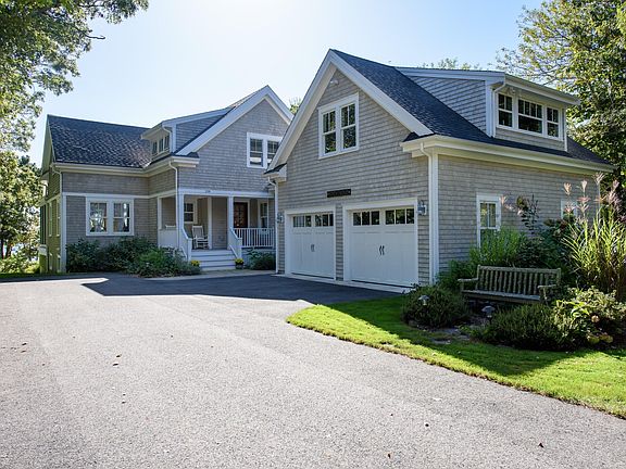 2nd image of 138 Lakeview Drive