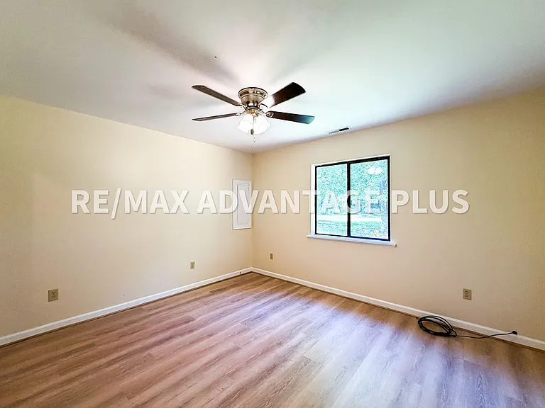 9982 Green Bay Rd — Photo 6