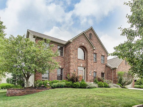 3rd image of 5881 Highland Hills Dr