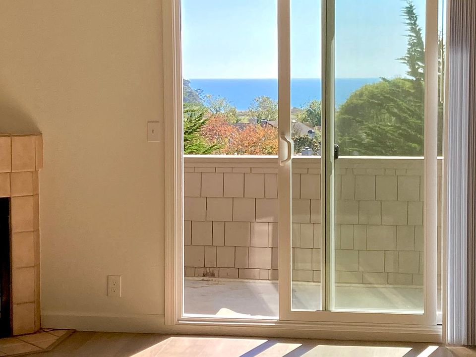 Ocean facing from balcony, living room and master bedroom.
