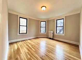 30-90 33rd St #2, Astoria, NY 11102