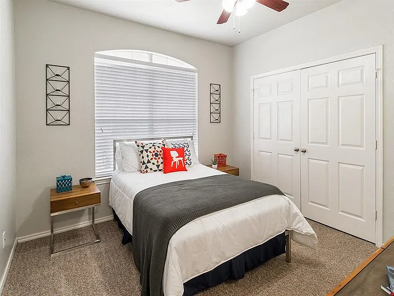 Residences at Holly Oaks — Photo 7